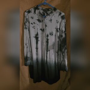 Rock & Republic Black and Gray Tie-Dye Shirt